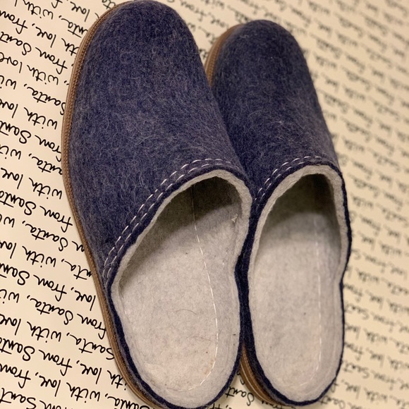 warm wool slippers - Picture 2 of 14